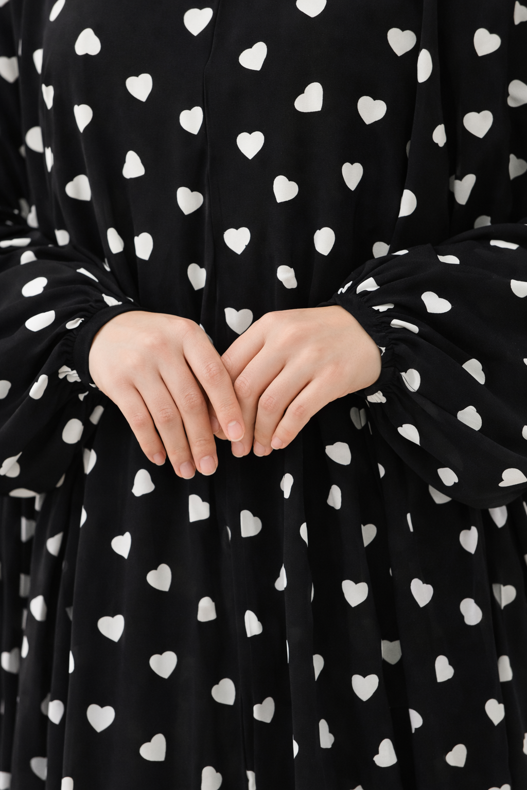 Black Hearts Flowy Khimar