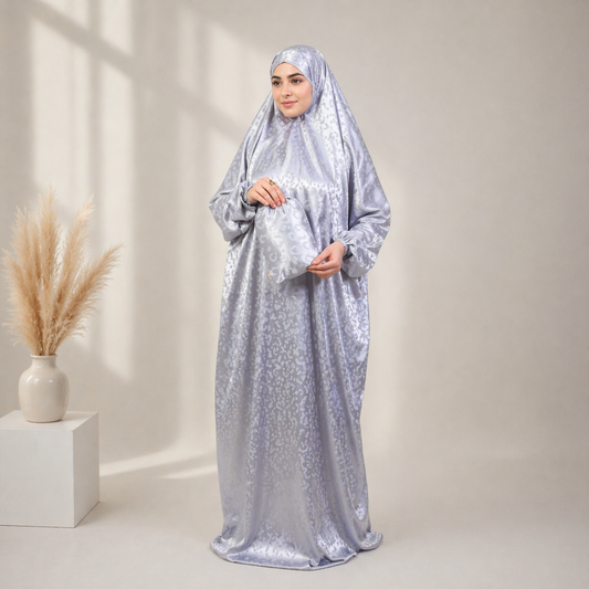 Silver Grey Satin Isdal