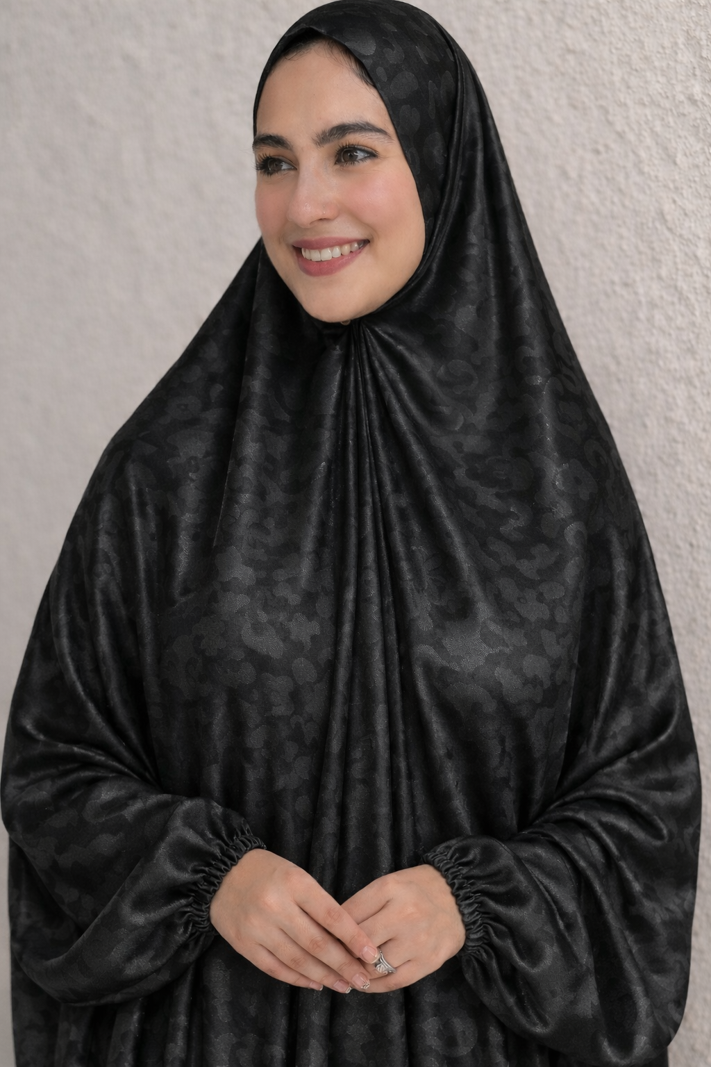 Black Satin Isdal