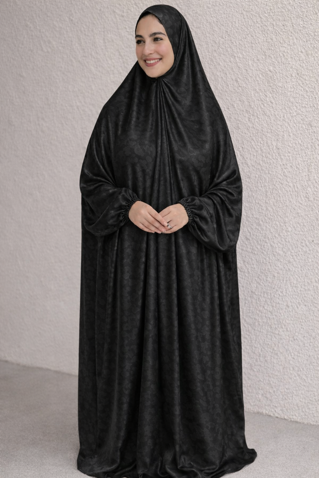 Black Satin Isdal