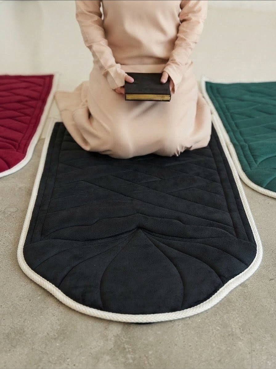 Black Prayer Mat
