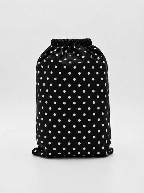 Black Polka Dots Isdal