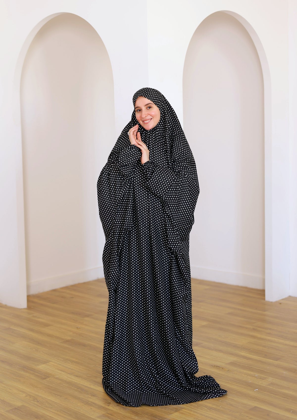 Black Polka Dots Isdal