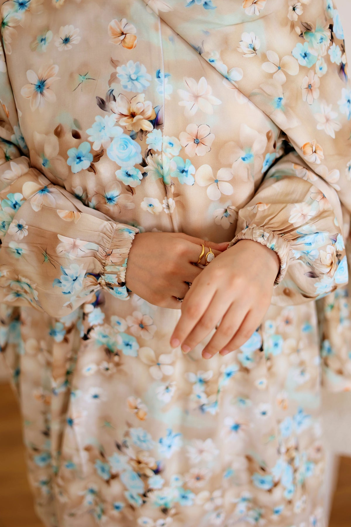 Latte Floral Viscose Isdal